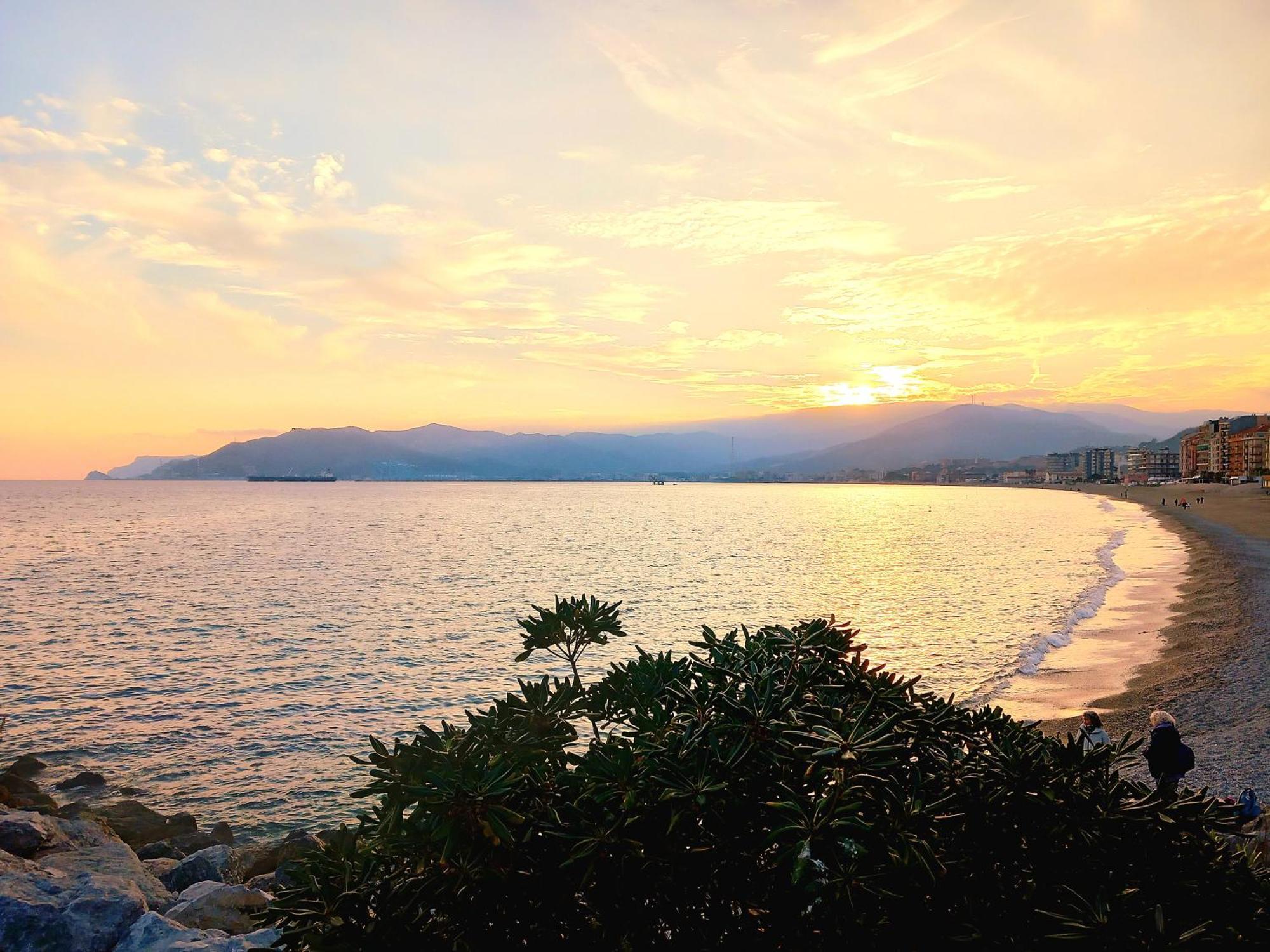 Tramonto Sul Mare - Sea Suite Savona Eksteriør bilde