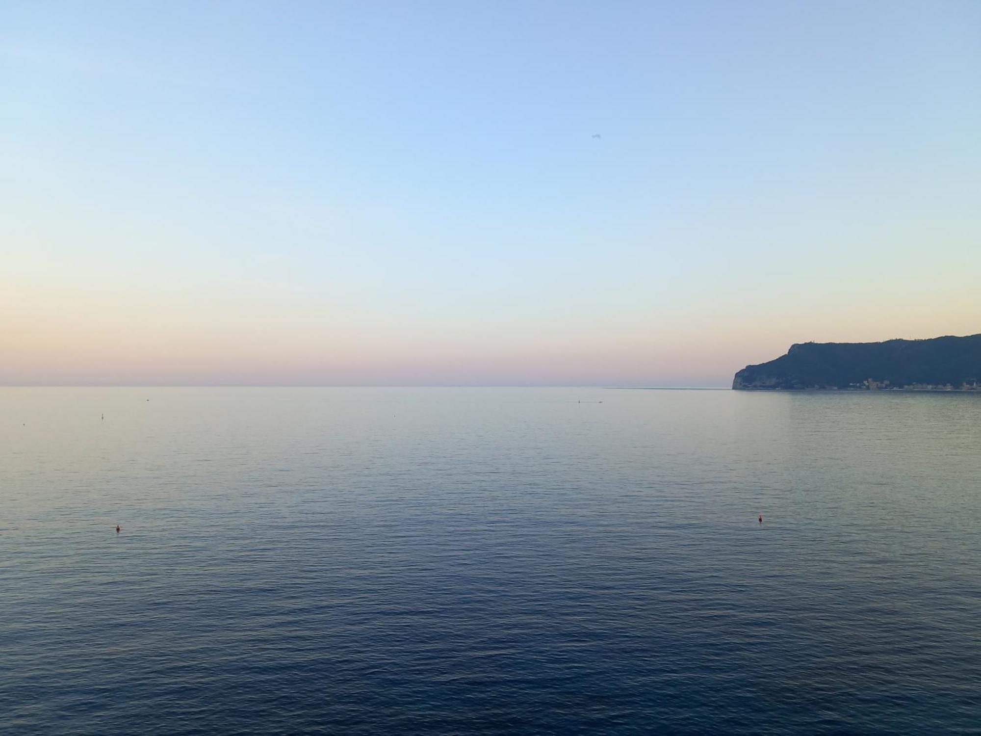 Tramonto Sul Mare - Sea Suite Savona Eksteriør bilde