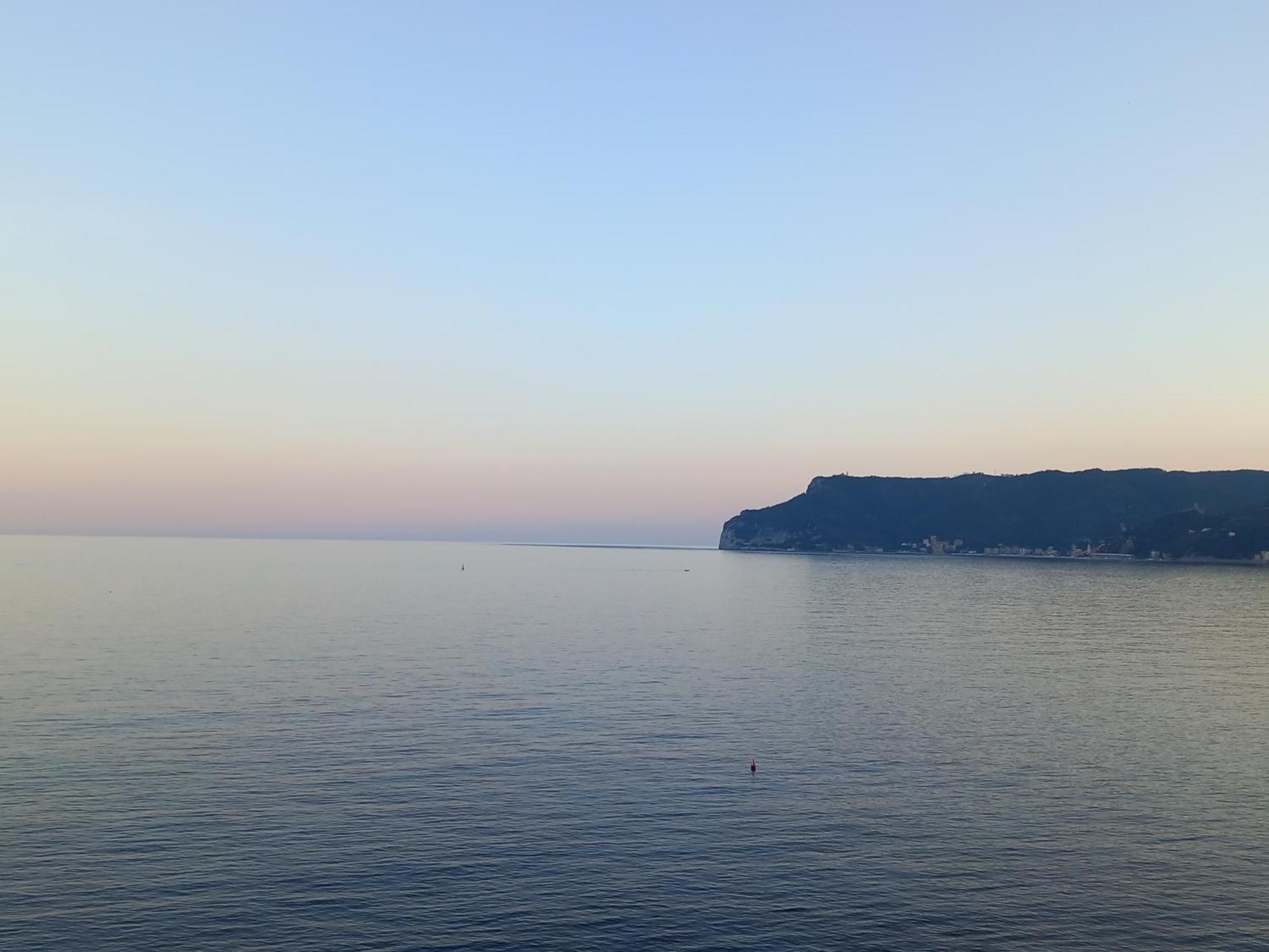 Tramonto Sul Mare - Sea Suite Savona Eksteriør bilde
