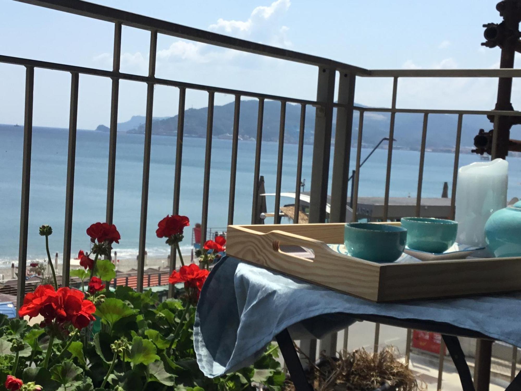 Tramonto Sul Mare - Sea Suite Savona Eksteriør bilde
